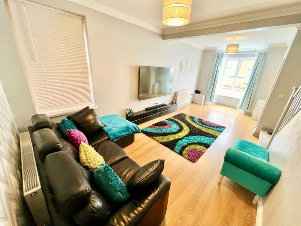 Lovely Spacious Room Near Train Station And University Dallington  Buitenkant foto