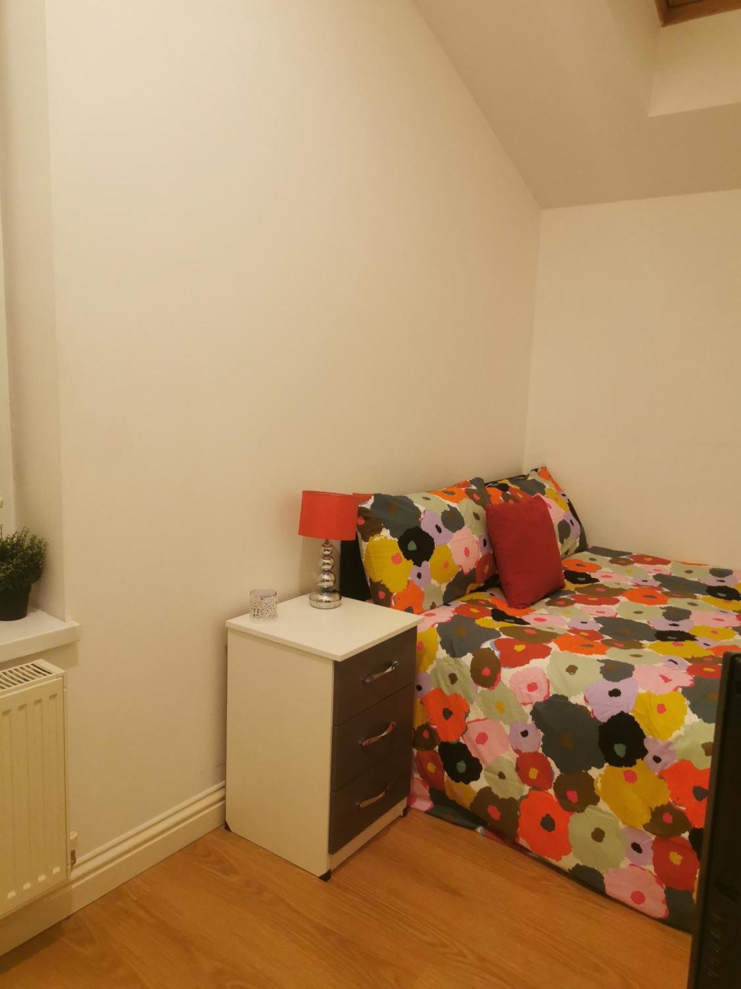 Lovely Spacious Room Near Train Station And University Dallington  Buitenkant foto